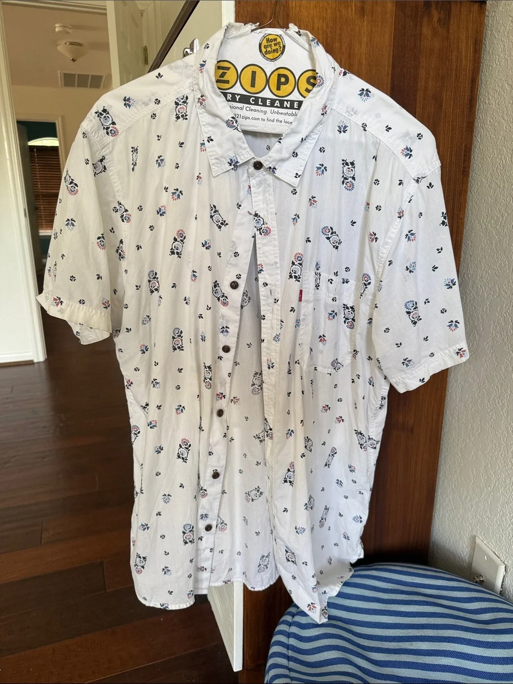 Levi's White Short-Sleeve Button-Down Shirt with Blue and Red Floral Print